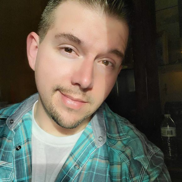 Meet your Posher, Ian - Picture 1 of 1